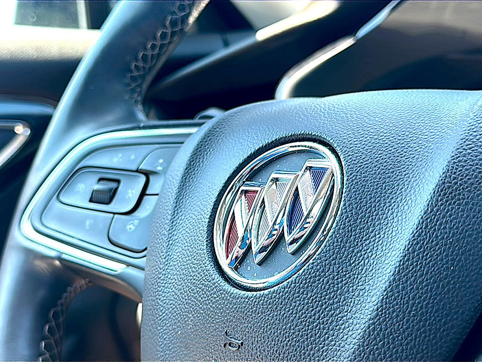 Used 2023 Buick Envision Essence w/ Sport Touring Package FWD image 50