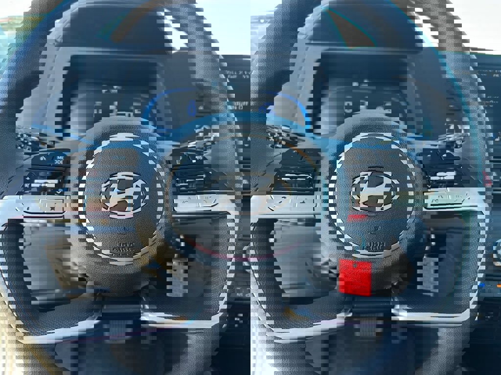 New 2026 Hyundai Elantra SE image 13