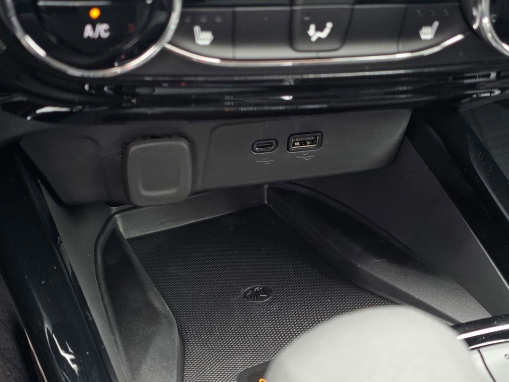 New 2026 Chevrolet Trax RS w/ Sunroof Package FWD image 17