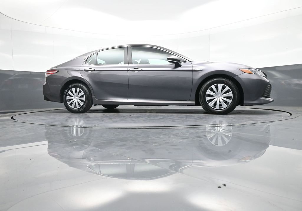 Certified 2019 Toyota Camry LE image 29