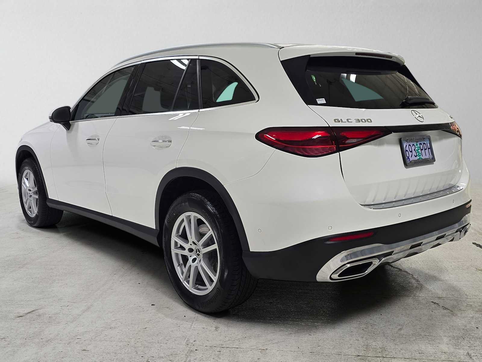 Used 2024 Mercedes-Benz GLC 300 4MATIC image 5