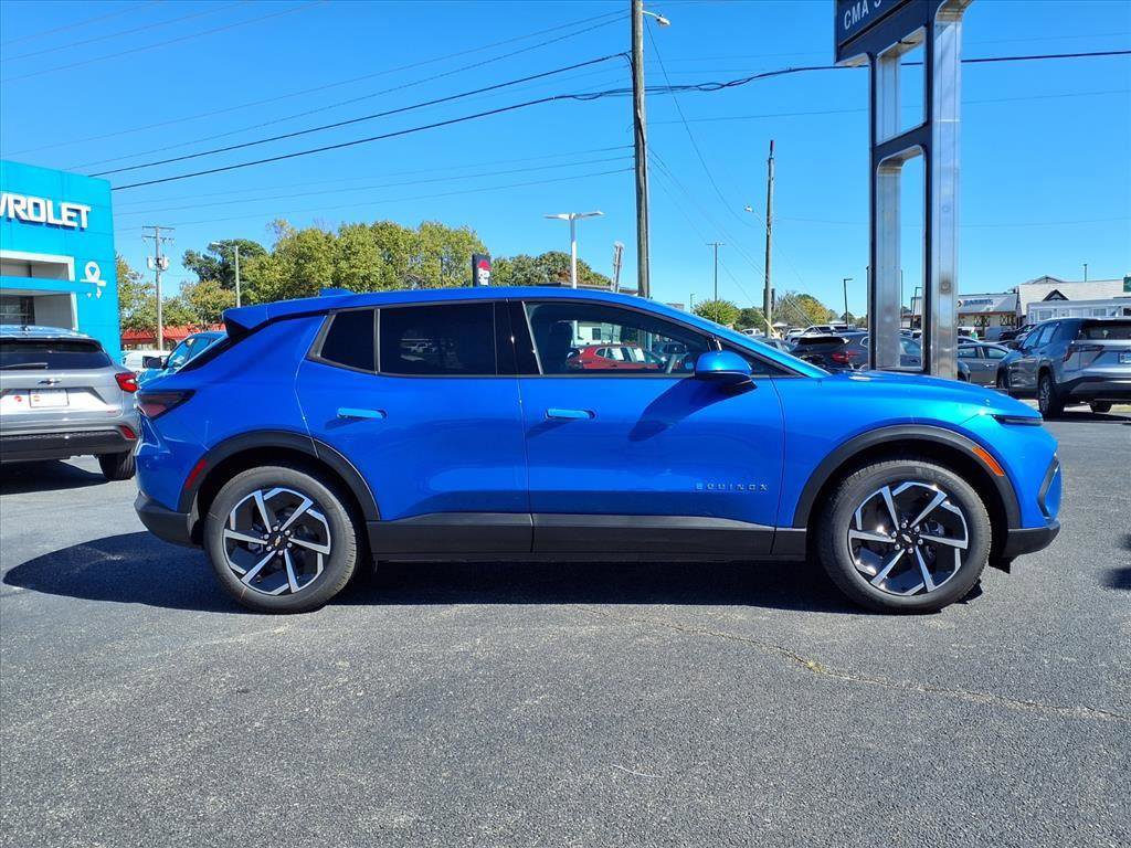 New 2026 Chevrolet Equinox EV LT image 2