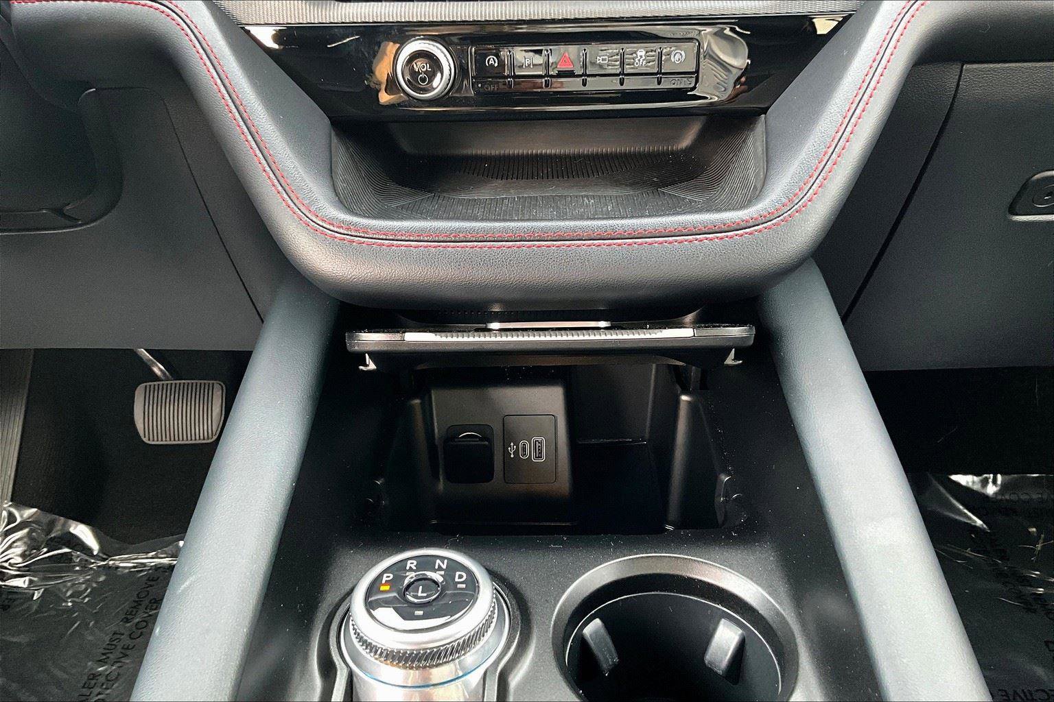 Certified 2025 Ford Explorer ST-Line w/ ST-Line Street Pack image 13