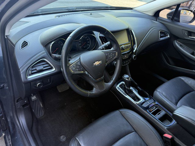 Used 2017 Chevrolet Cruze Premier w/ Enhanced Convenience Package FWD image 6
