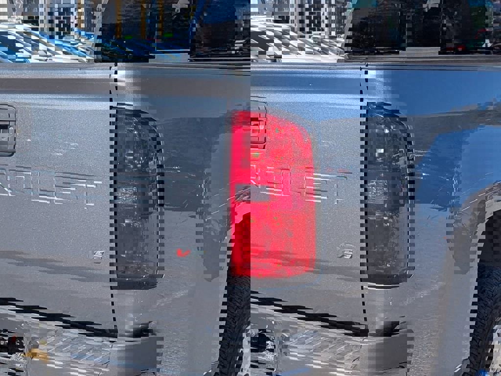 Used 2022 Chevrolet Colorado LT w/ LT Convenience Package image 7