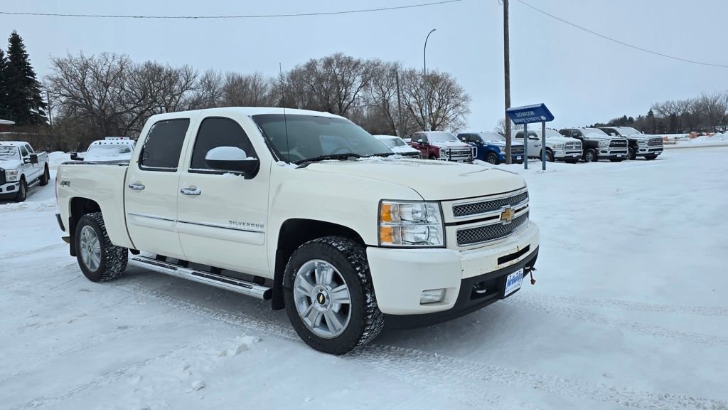Used 2013 Chevrolet Silverado 1500 LTZ w/ LTZ White Diamond Edition image 4