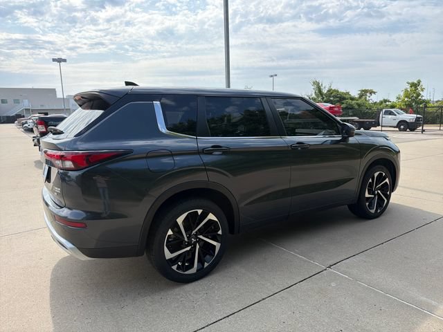 Used 2024 Mitsubishi Outlander SE AWD/4WD image 5