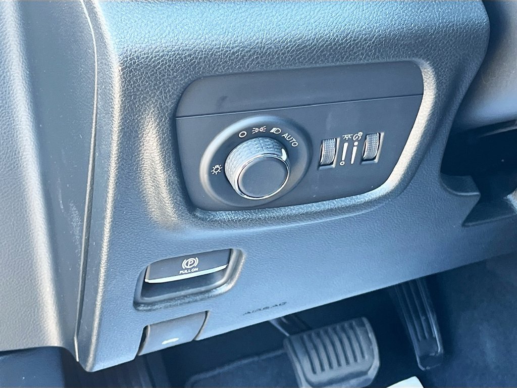 New 2026 Jeep Grand Cherokee Altitude RWD image 10
