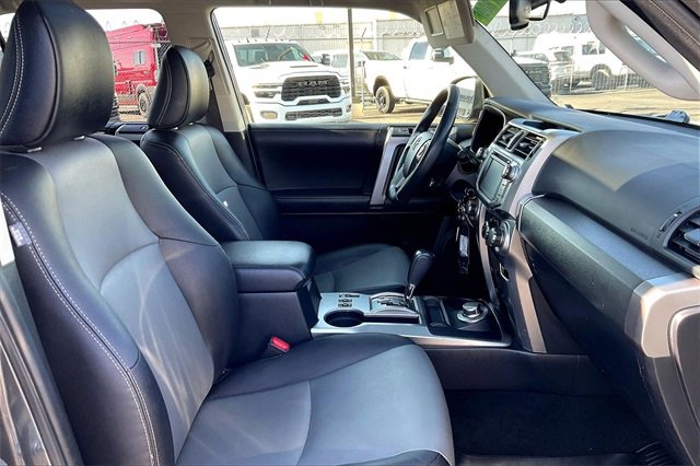 Used 2018 Toyota 4Runner SR5 Premium image 7