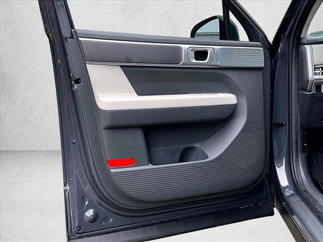 Used 2025 Hyundai Santa Fe SE FWD image 18