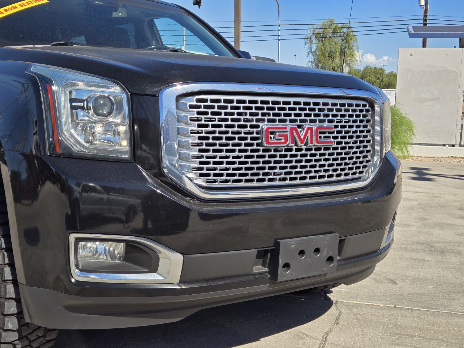 Used 2017 GMC Yukon Denali AWD/4WD image 5