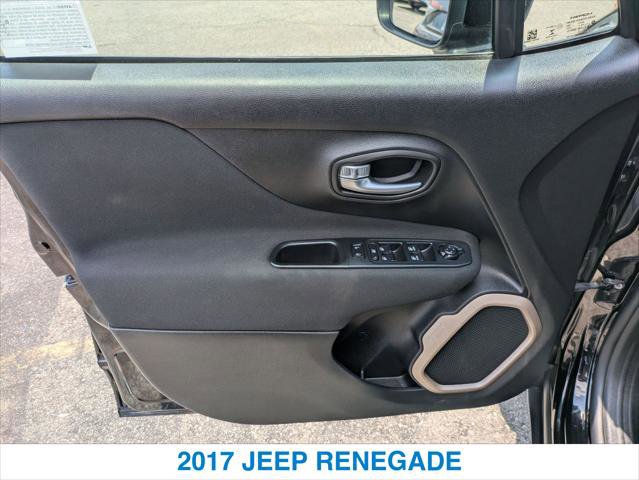 Used 2017 Jeep Renegade Latitude w/ Safety & Security Group (ALP) AWD/4WD image 12