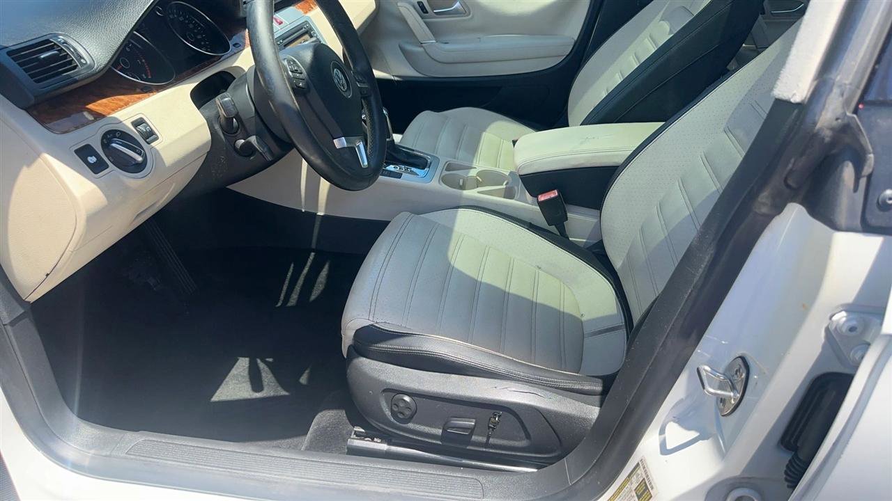 Used 2011 Volkswagen CC Lux Plus FWD image 22