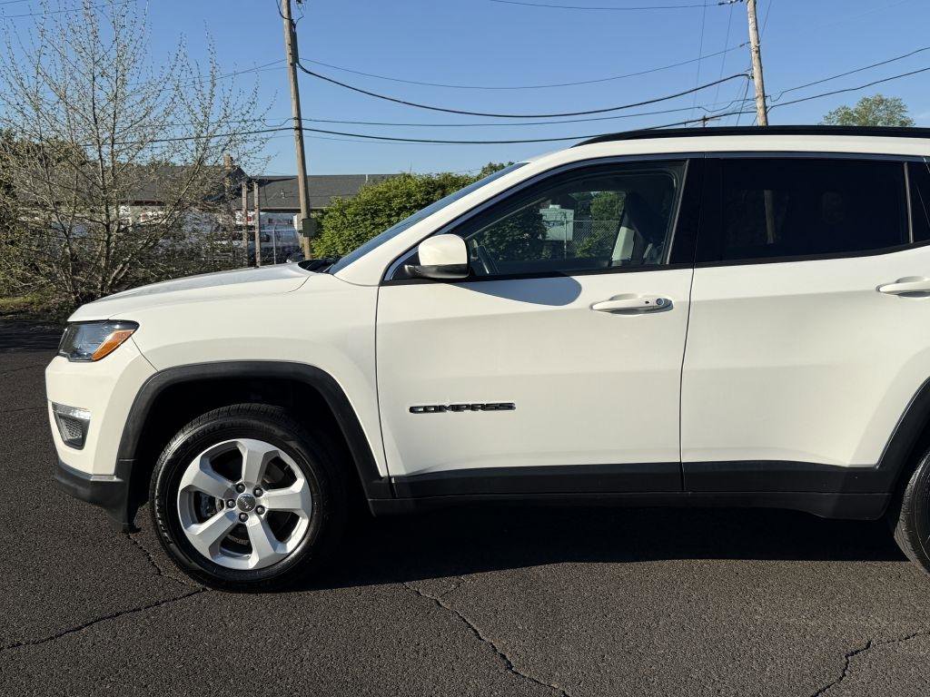 Used 2018 Jeep Compass Latitude w/ Popular Equipment Group AWD/4WD image 5