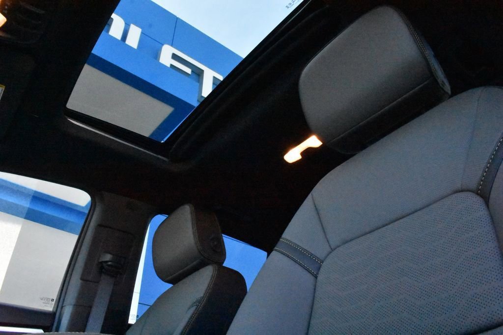 Certified 2026 Chevrolet Colorado ZR2 w/ Technology Package AWD/4WD image 27