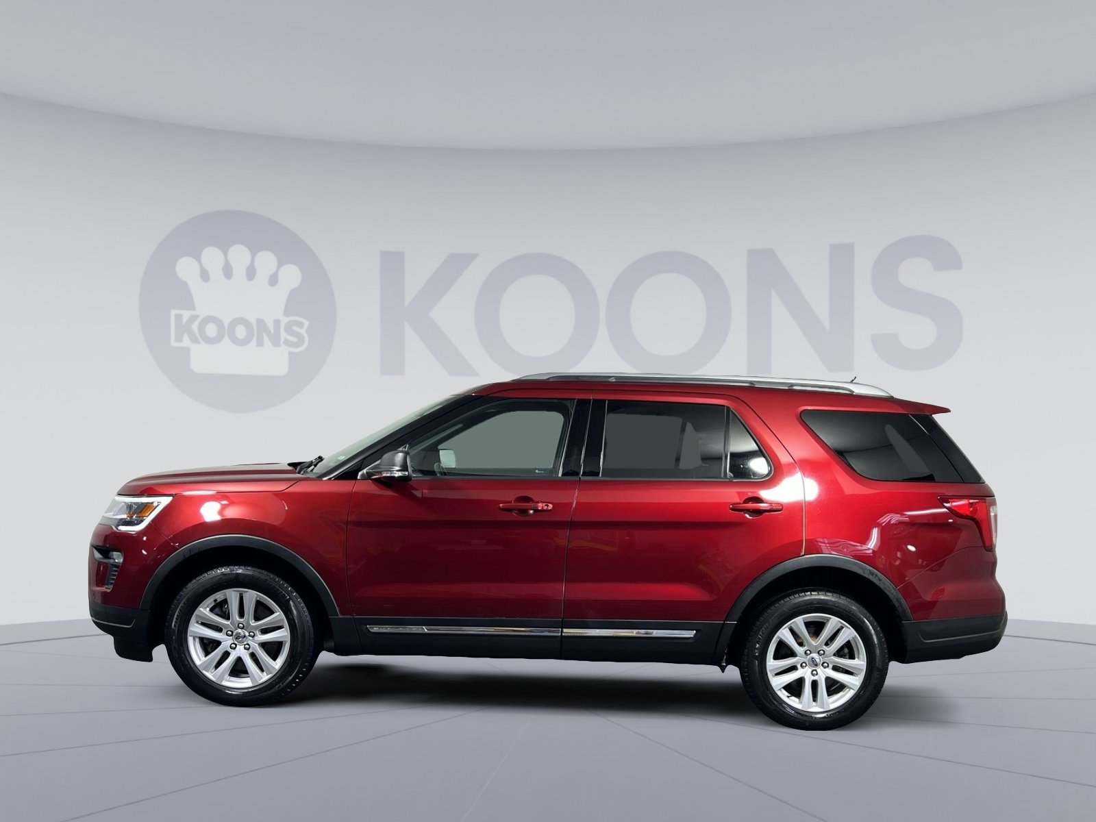 Used 2019 Ford Explorer XLT w/ Equipment Group 202A AWD/4WD image 7