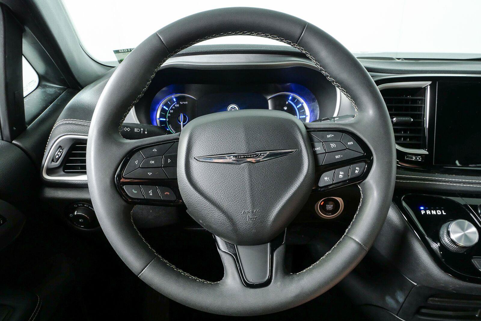 Used 2022 Chrysler Pacifica Touring-L w/ S Appearance Package FWD image 10