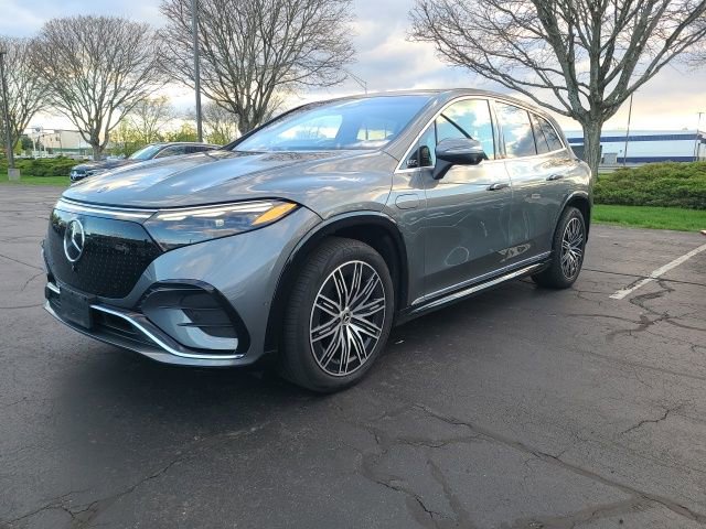 Used 2023 Mercedes-Benz EQS 580 4MATIC SUV image 2