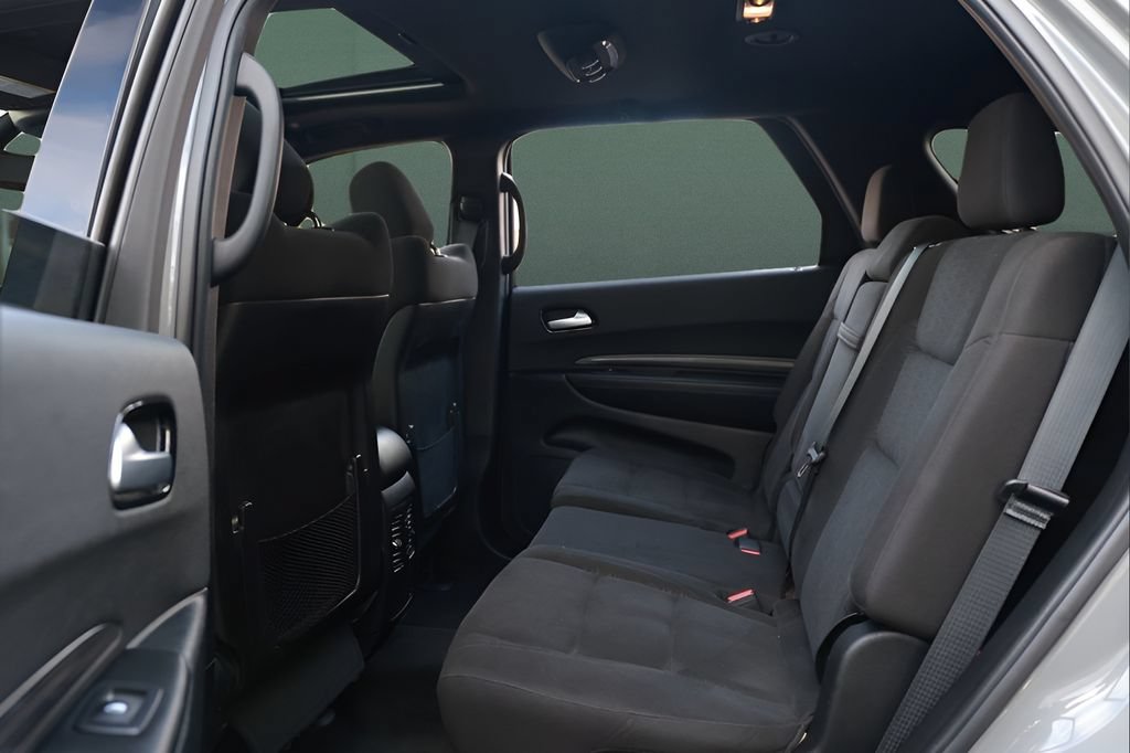 Used 2022 Dodge Durango SXT w/ Blacktop Package AWD/4WD image 19