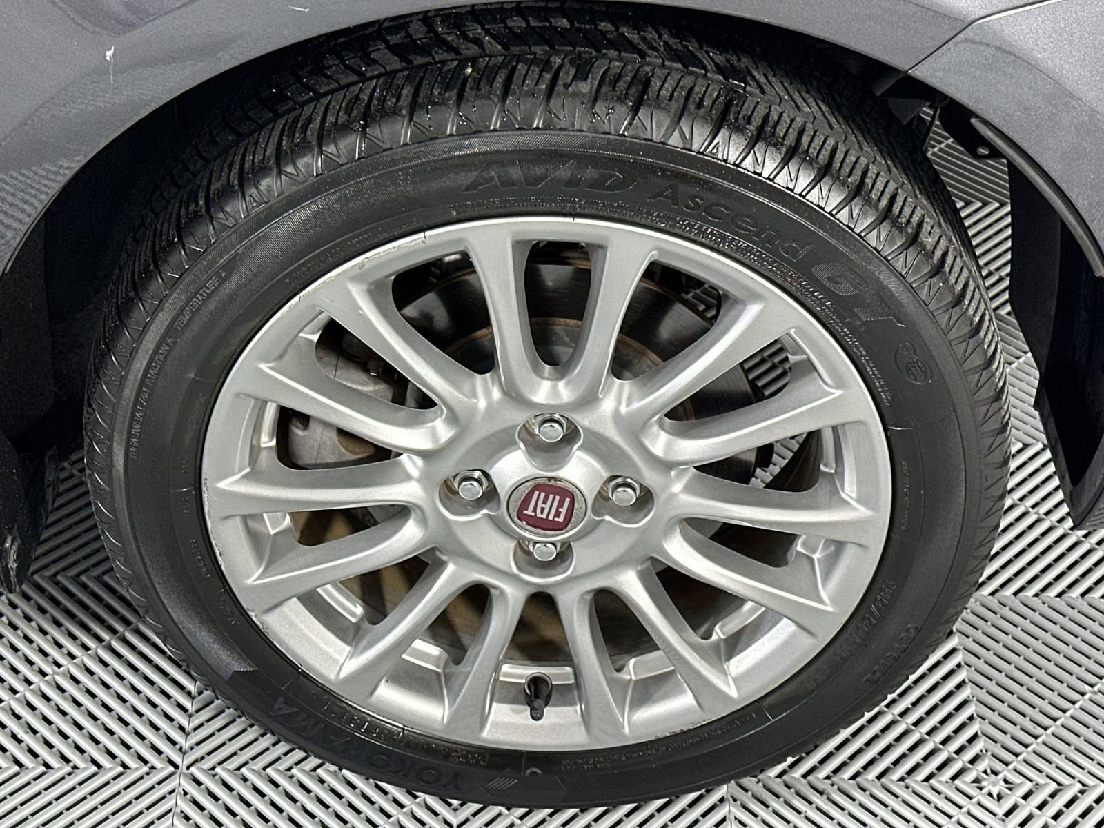 Used 2018 FIAT 124 Spider Classica w/ Technology & Siriusxm Group image 10