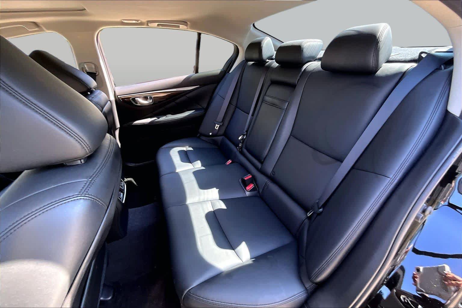 Used 2019 INFINITI Q50 Luxe w/ Essential Package (3.0T Luxe) RWD image 19