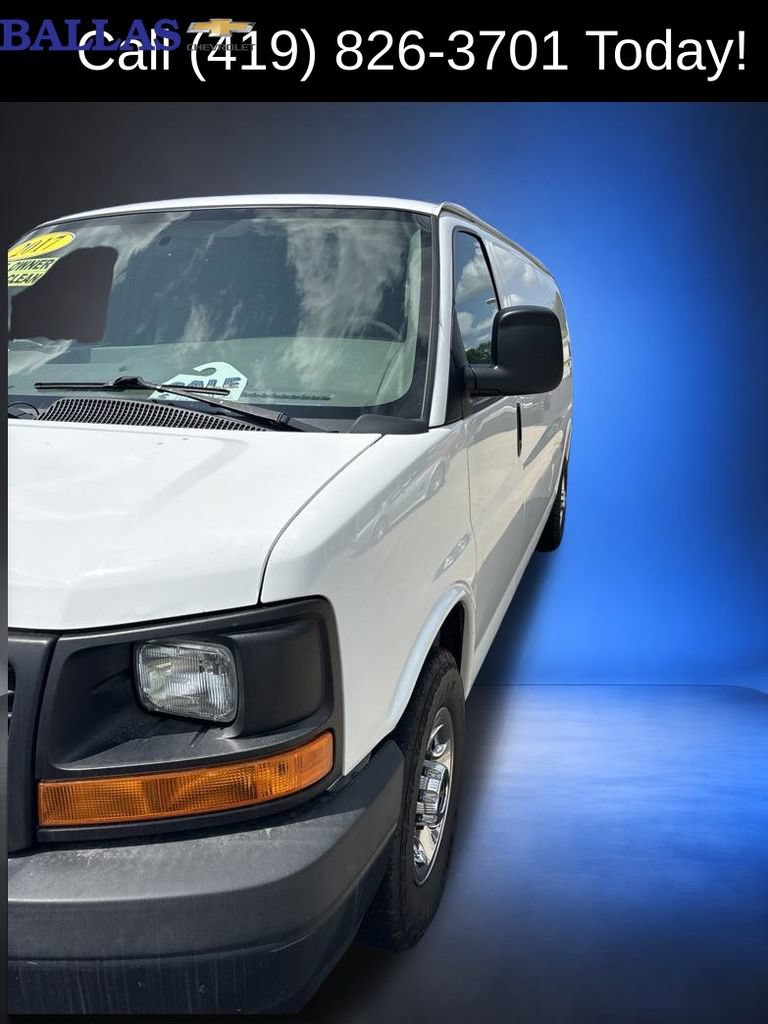Certified 2017 GMC Savana 2500 Extended RWD image 3