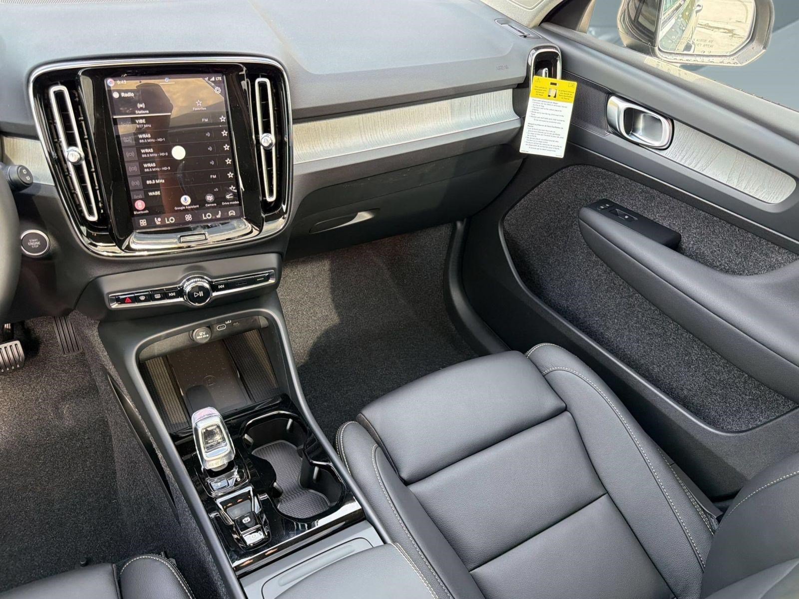 New 2026 Volvo XC40 B4 Plus w/ Protection Package Premier FWD image 28