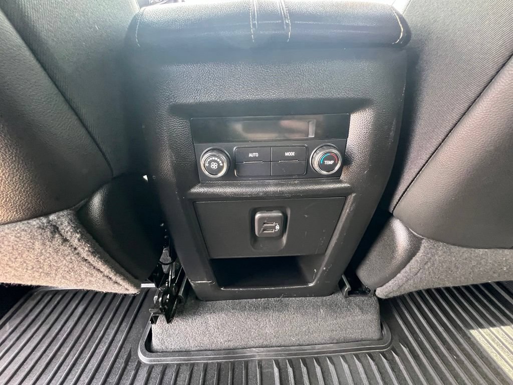 Used 2023 Chevrolet Traverse LT w/ Rear Camera Mirror Package AWD/4WD image 23