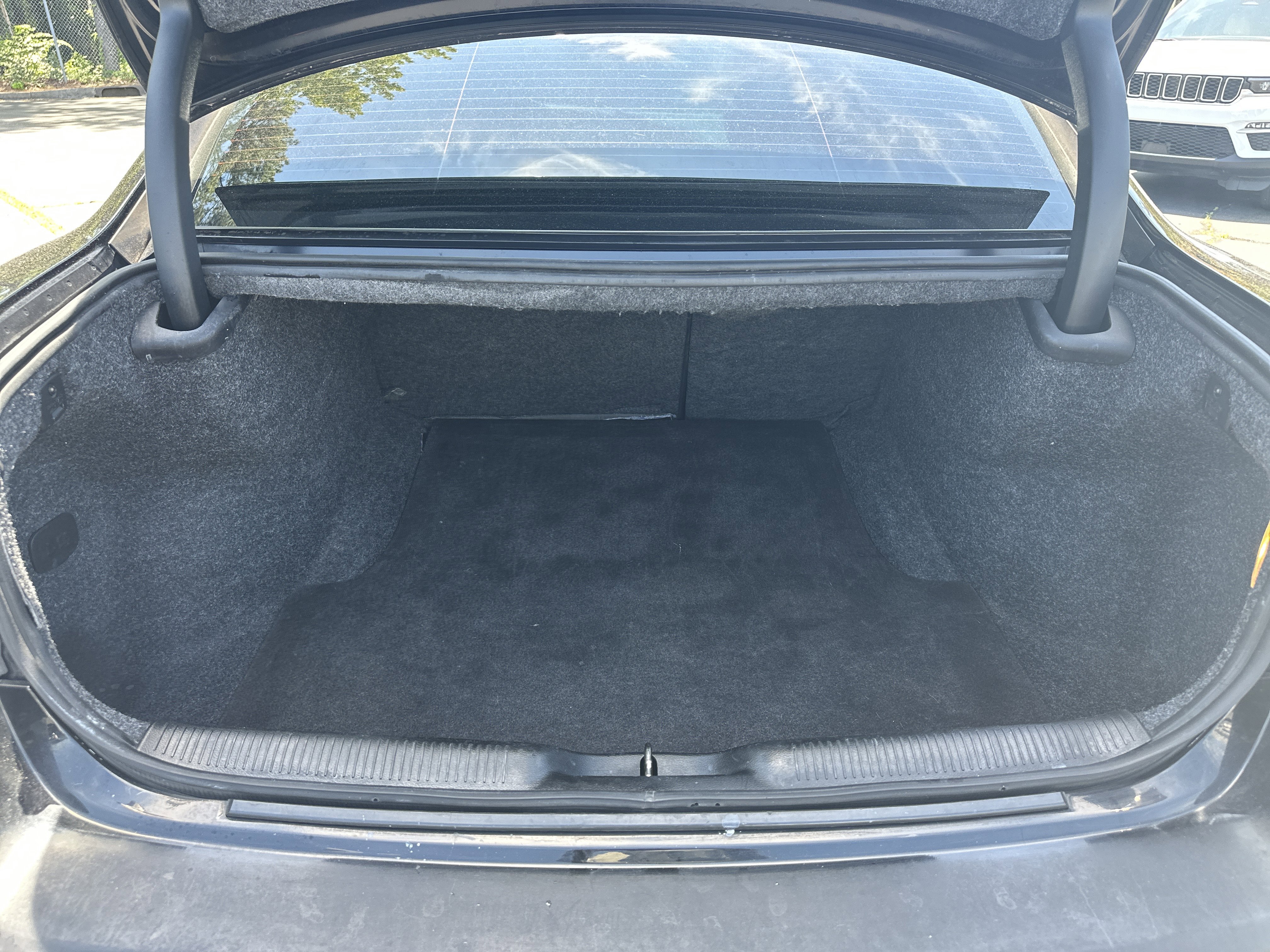 Used 2018 Dodge Charger R/T RWD image 21