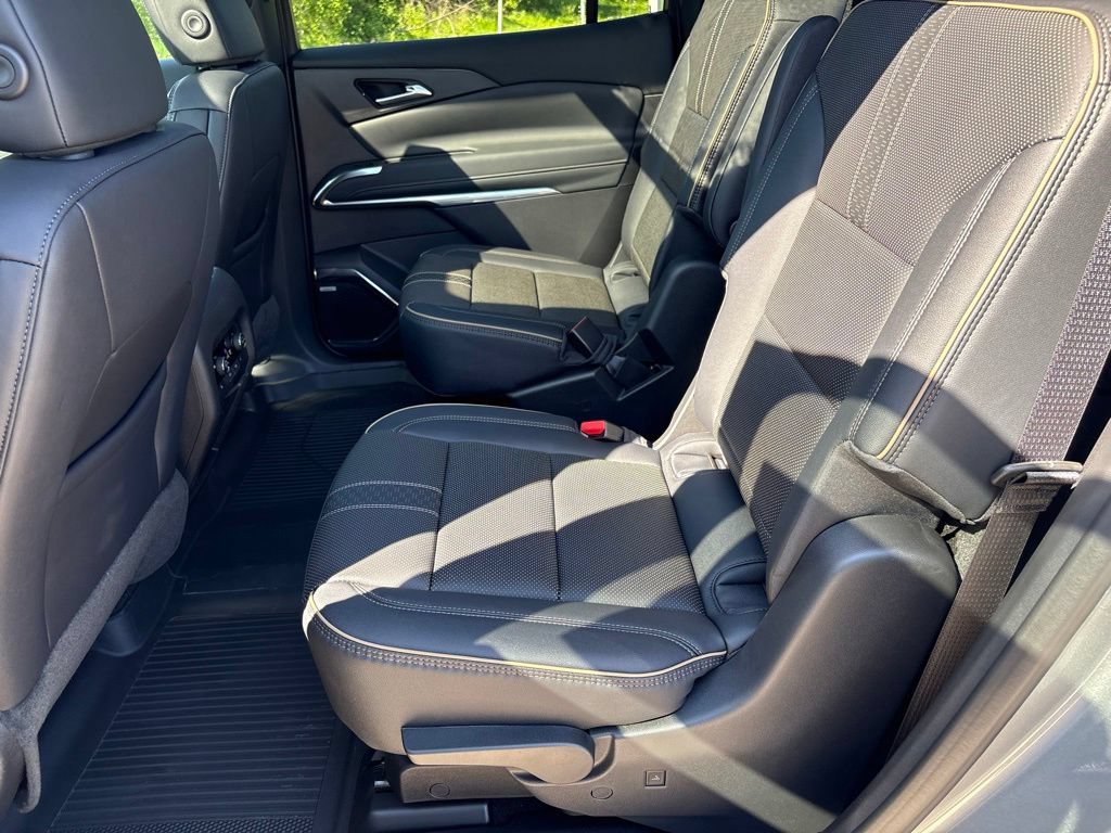 New 2026 Chevrolet Traverse High Country w/ LPO, Floor Liner Package AWD/4WD image 54