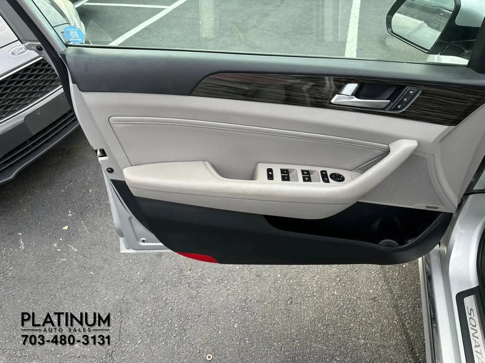 Used 2016 Hyundai Sonata Limited w/ Option Group 02 FWD image 14