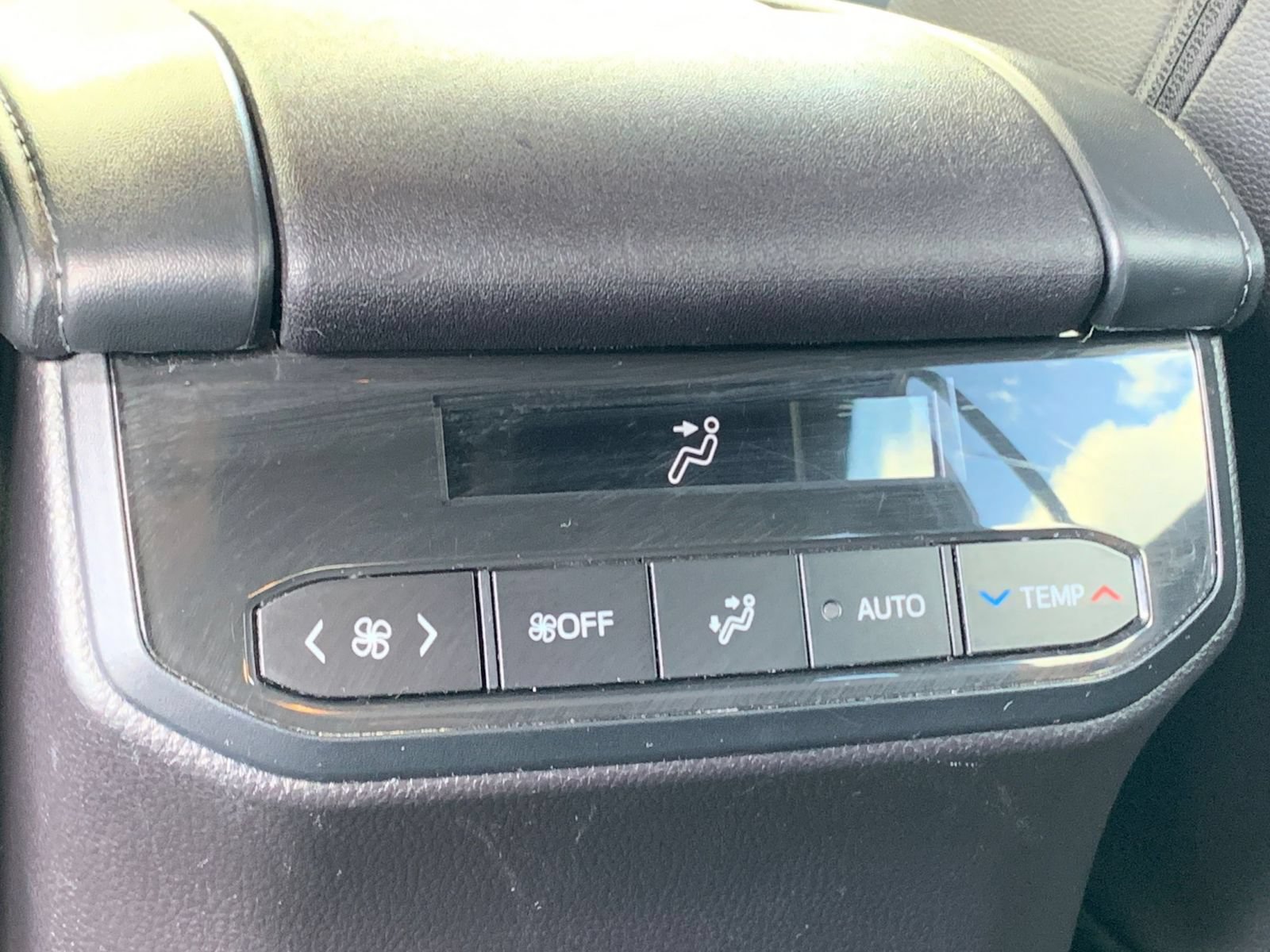 Used 2025 Toyota Highlander XSE AWD/4WD image 20