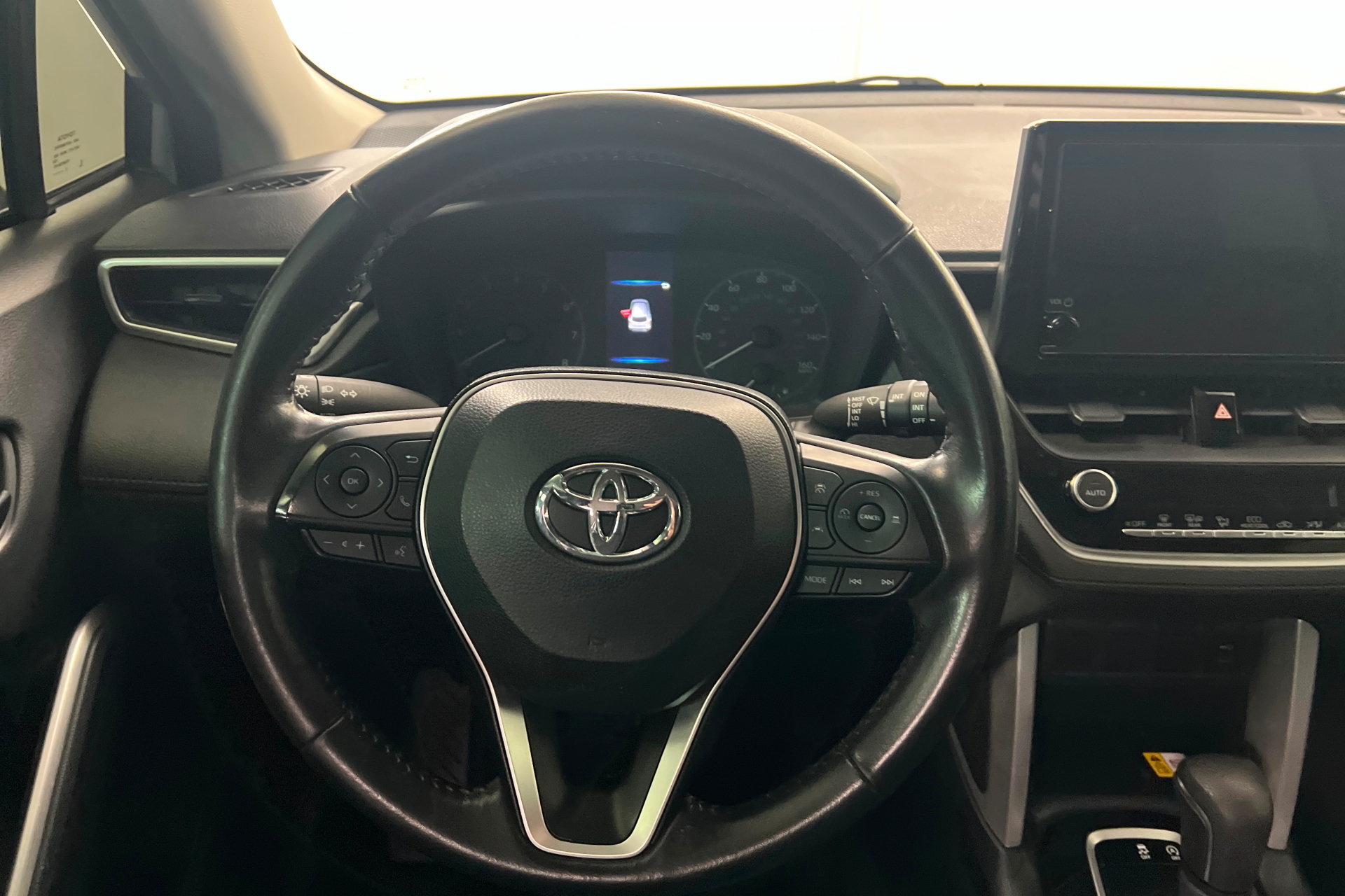 Used 2023 Toyota Corolla Cross LE w/ Moonroof Package FWD image 13