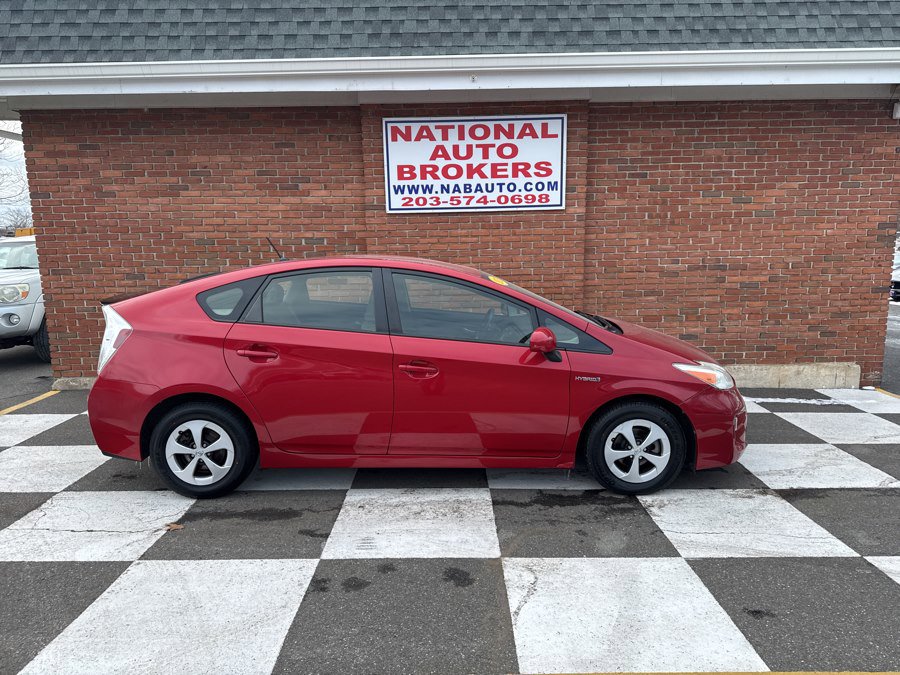 Used 2015 Toyota Prius Two image 2