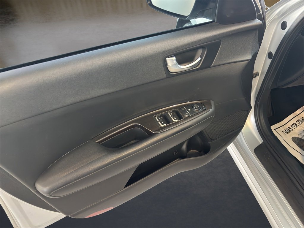 Used 2019 Kia Optima EX image 28