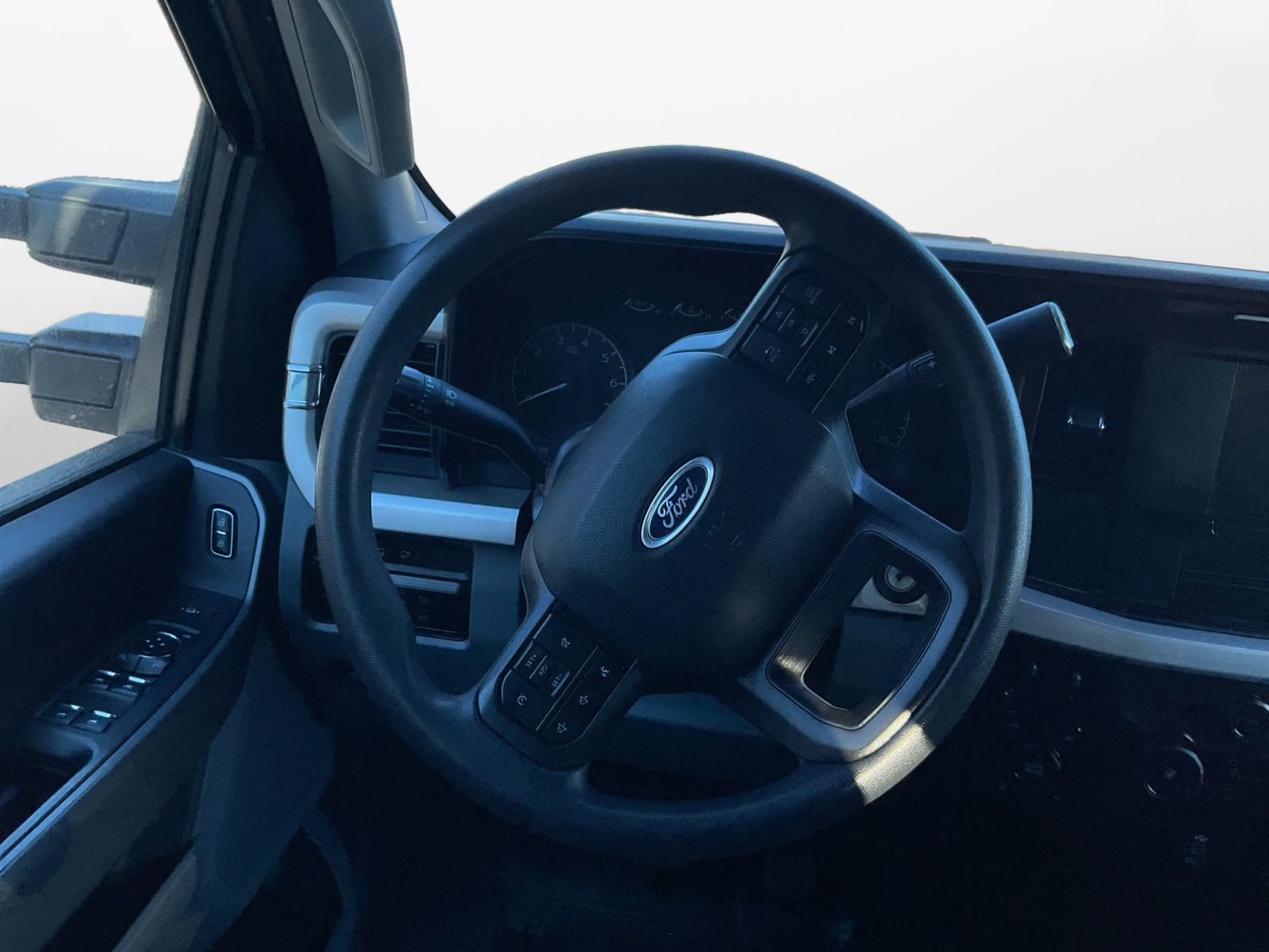 Used 2024 Ford F350 XLT w/ FX4 Off-Road Package image 12