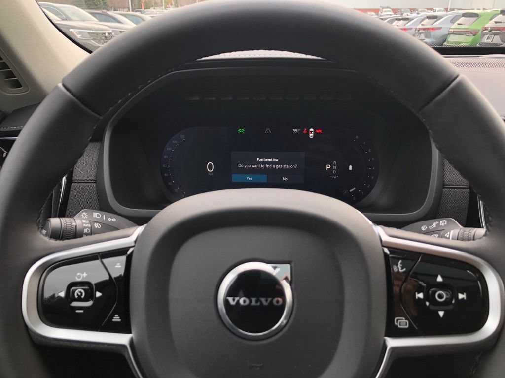 New 2026 Volvo XC90 B6 Plus w/ Protection Package Premier AWD/4WD image 13