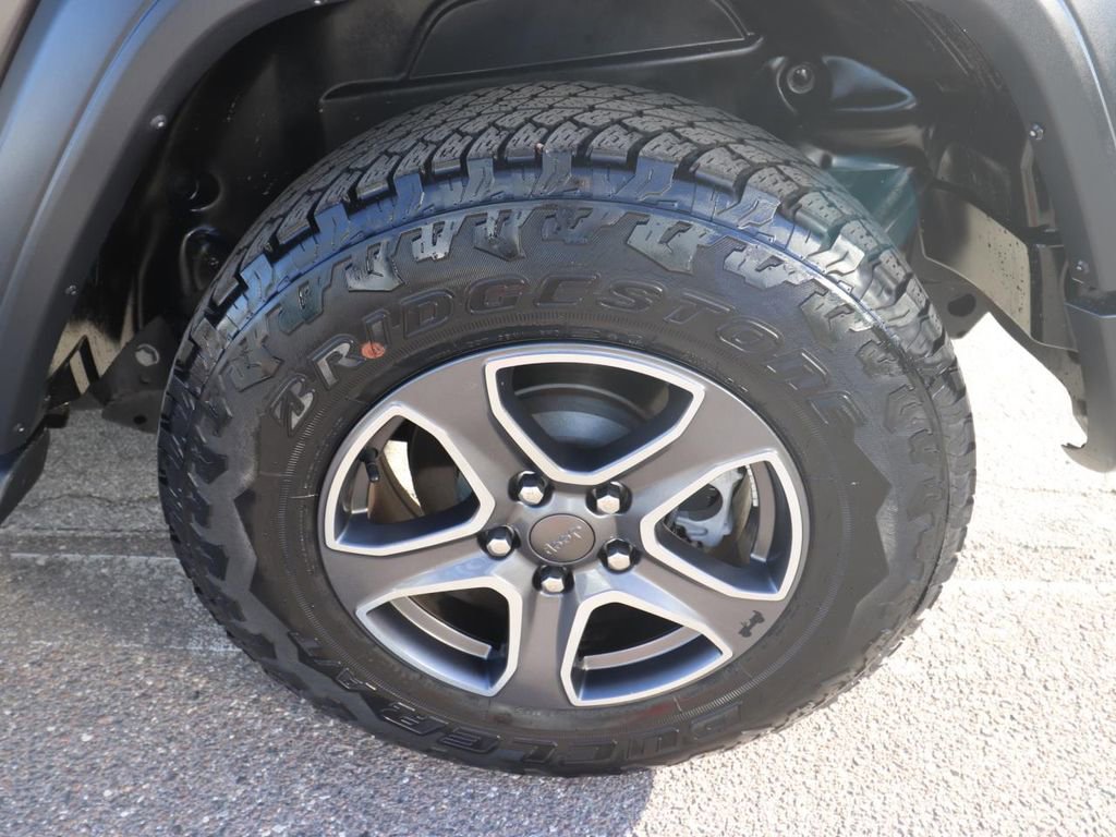 Used 2019 Jeep Wrangler Sport S image 12