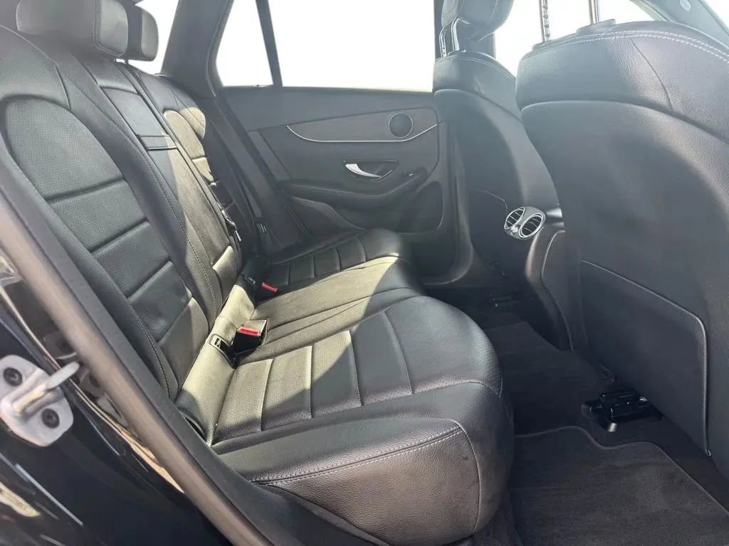 Used 2022 Mercedes-Benz GLC 300 4MATIC image 16