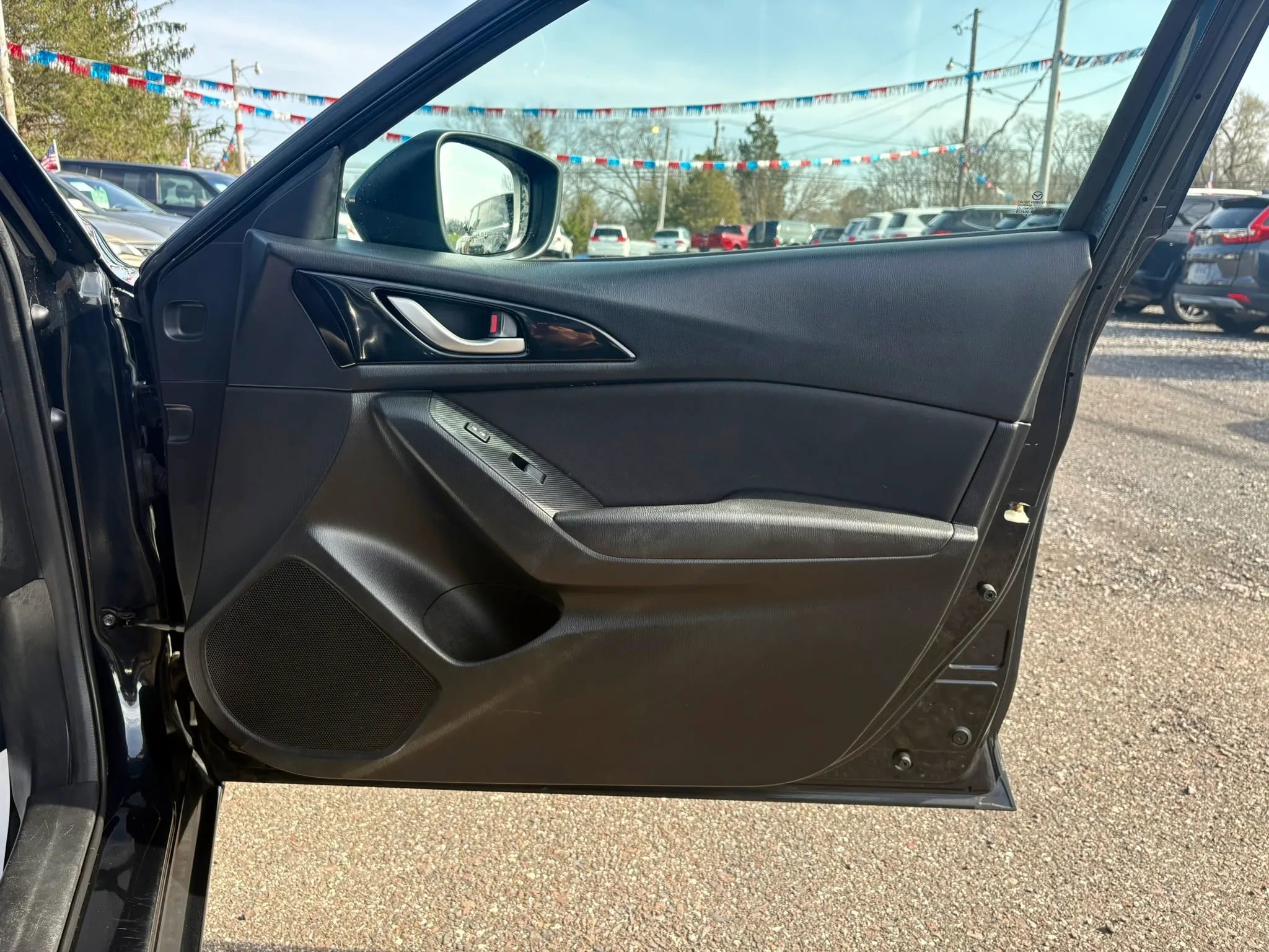 Used 2014 MAZDA MAZDA3 i Sport image 14