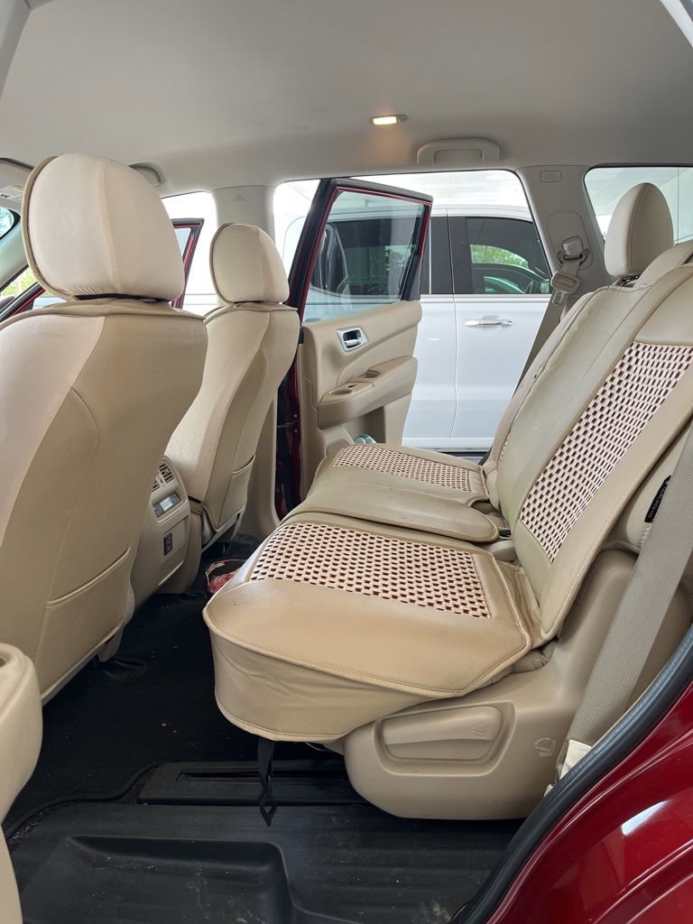 Used 2018 Nissan Pathfinder SV image 17