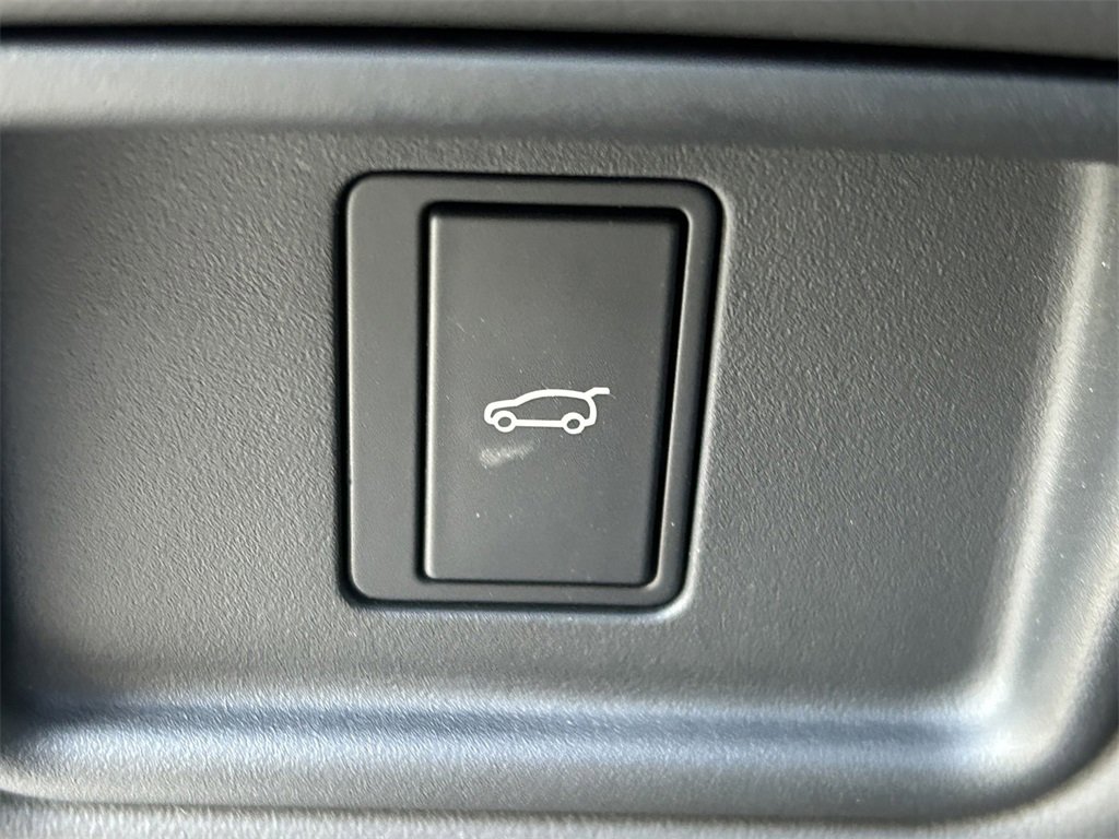 Used 2024 Land Rover Range Rover Sport SE image 32