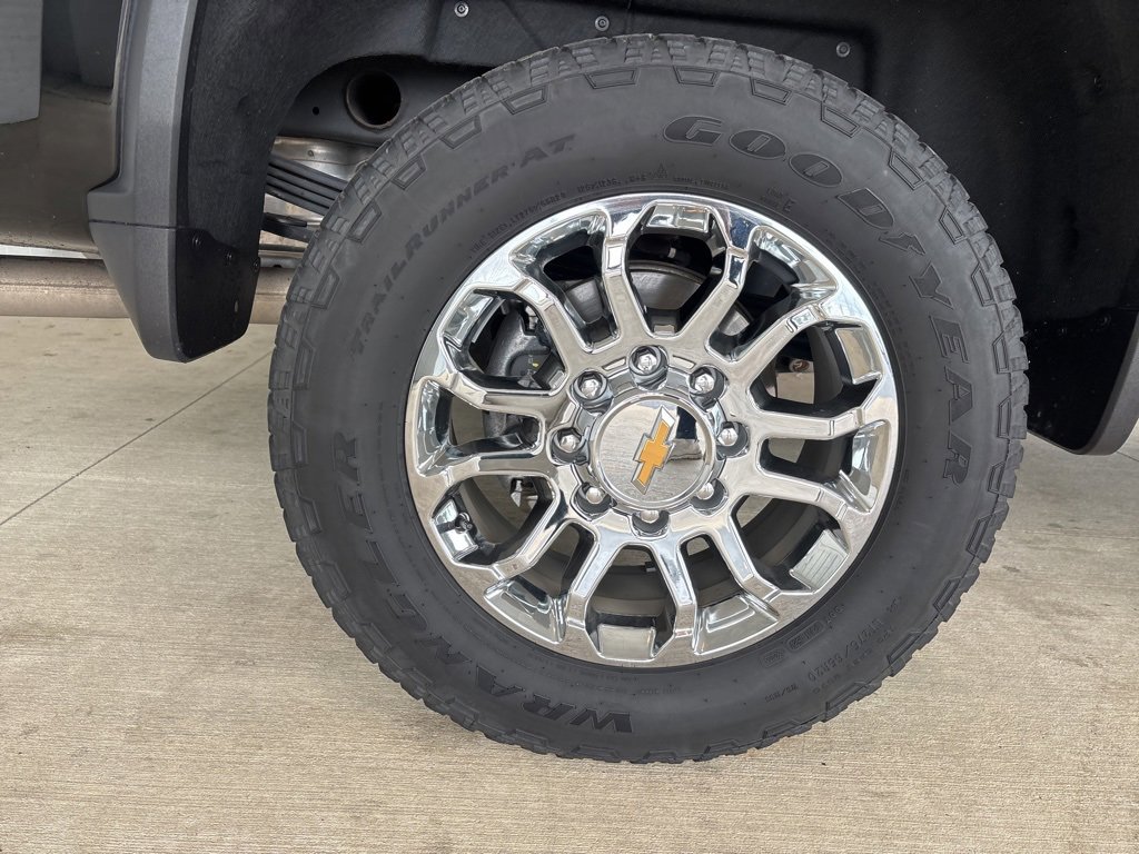 Used 2024 Chevrolet Silverado 2500 LTZ w/ LTZ Convenience Package image 35