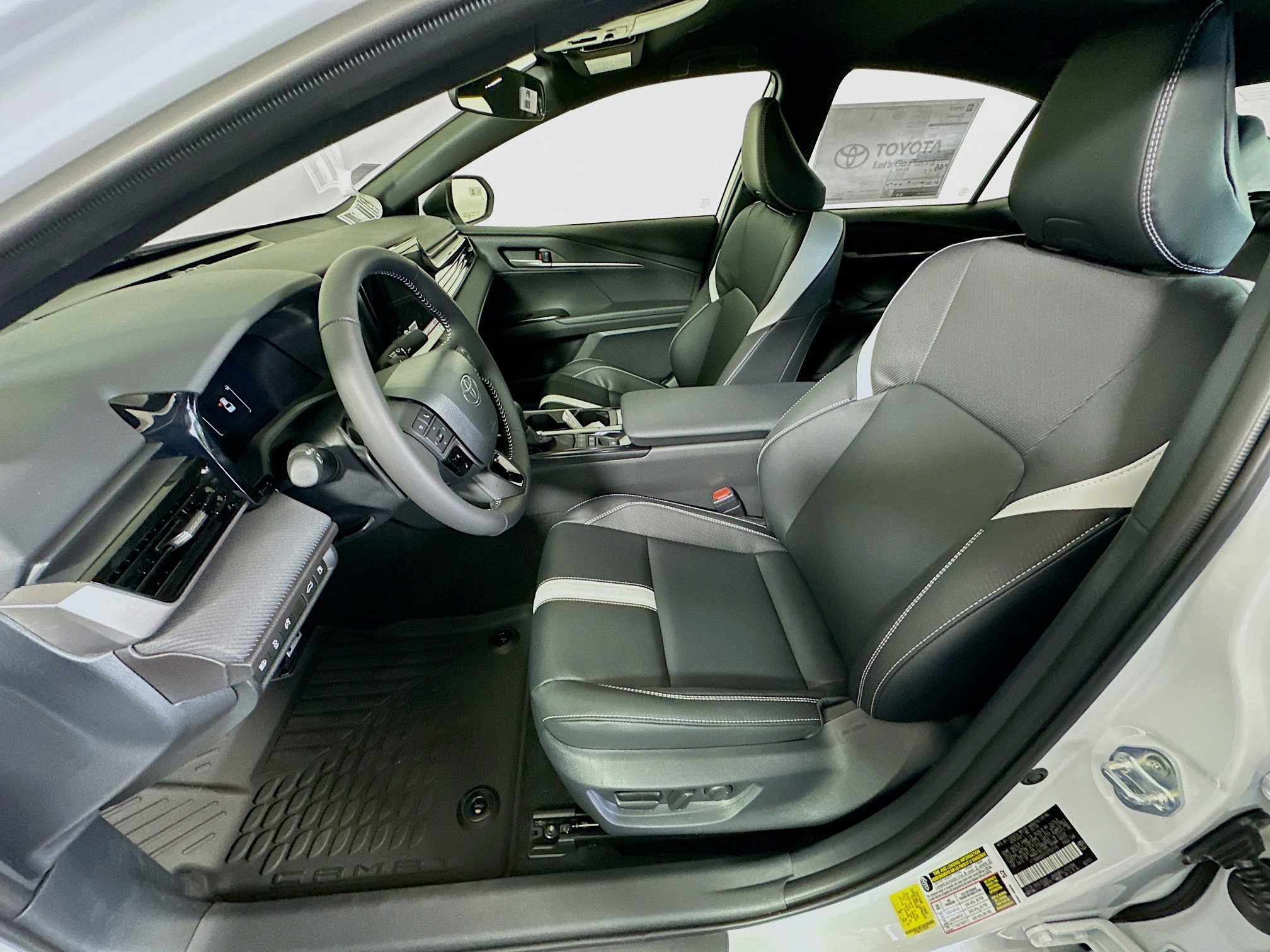 New 2026 Toyota Camry SE FWD image 9