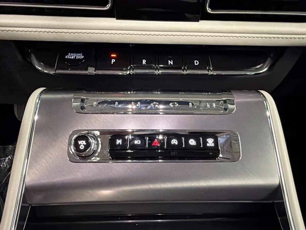 New 2027 Lincoln Aviator AWD image 14