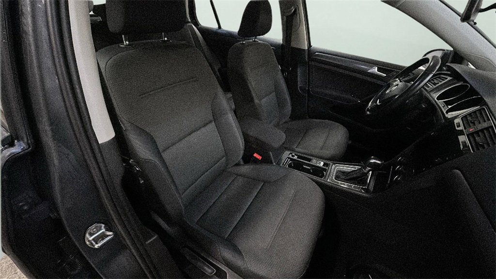 Used 2019 Volkswagen e-Golf SE w/ Driver Assistance Package image 13