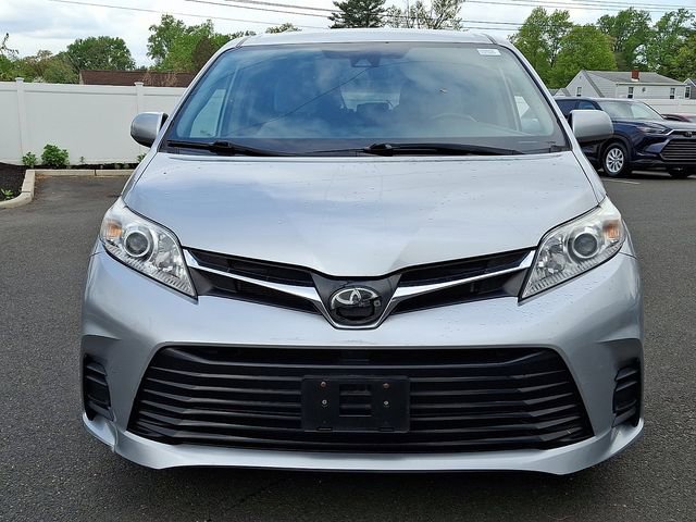 Used 2020 Toyota Sienna LE FWD image 2