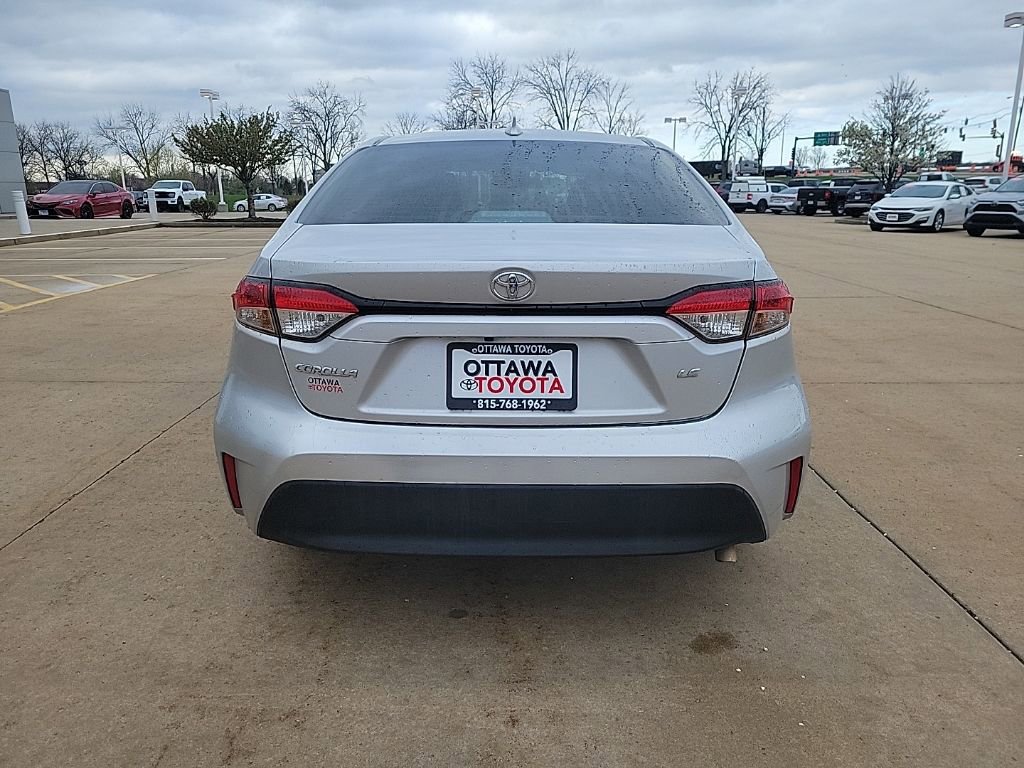 Used 2025 Toyota Corolla LE image 6
