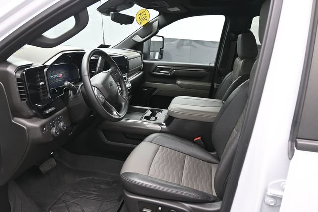Used 2024 Chevrolet Silverado 2500 ZR2 w/ Technology Package AWD/4WD image 21