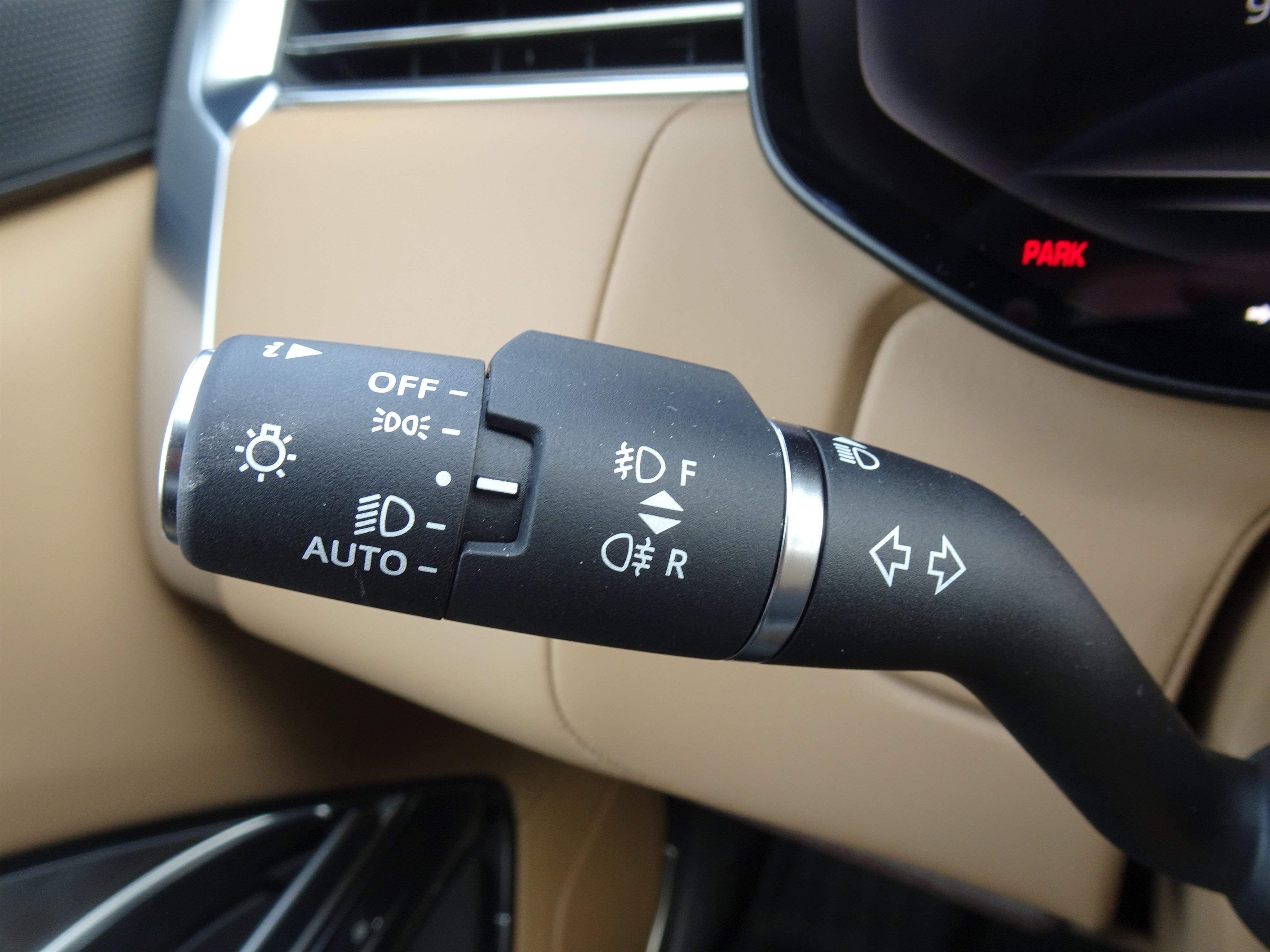 New 2026 Land Rover Range Rover Long Wheelbase SE image 28